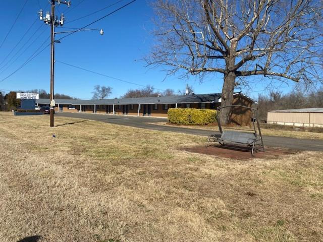 Andy Griffith Parkway Inn Mount Airy Buitenkant foto